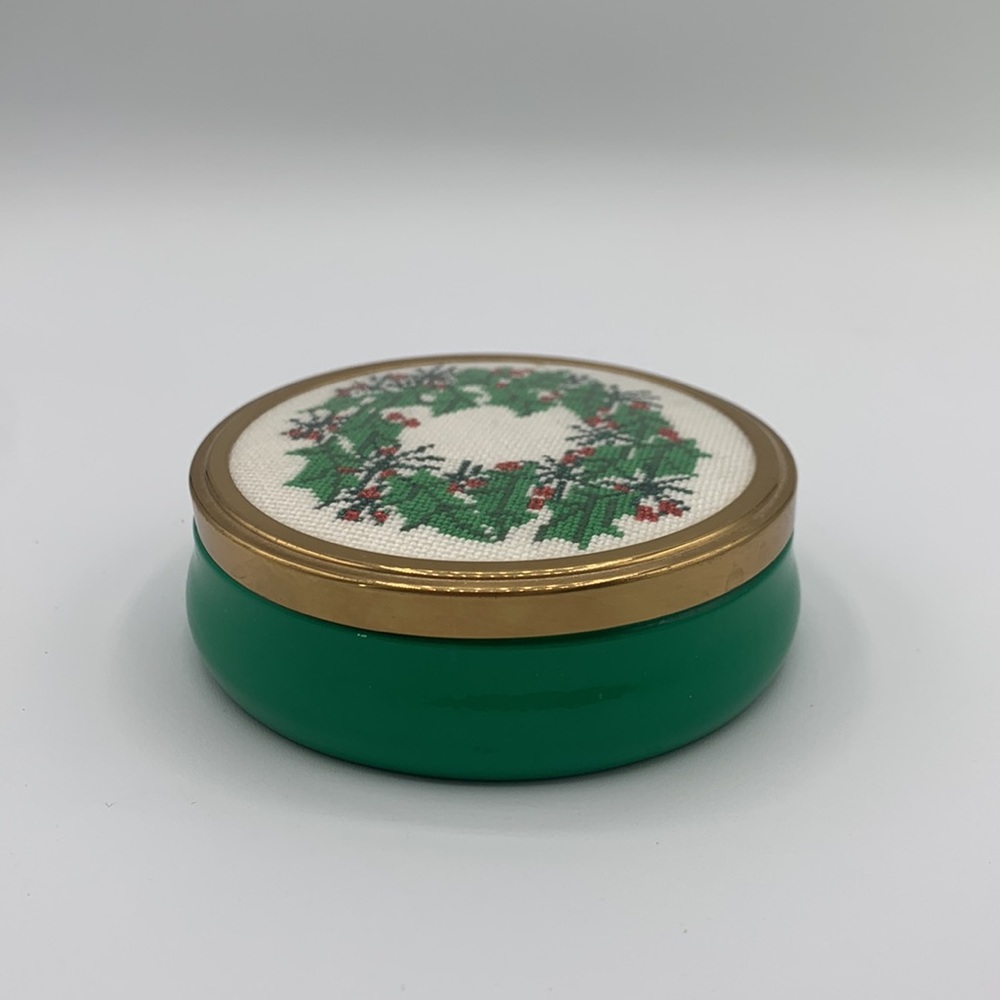Vintage Cross Stitched Holly Wreath Metal Lidded Green & Gold Tin